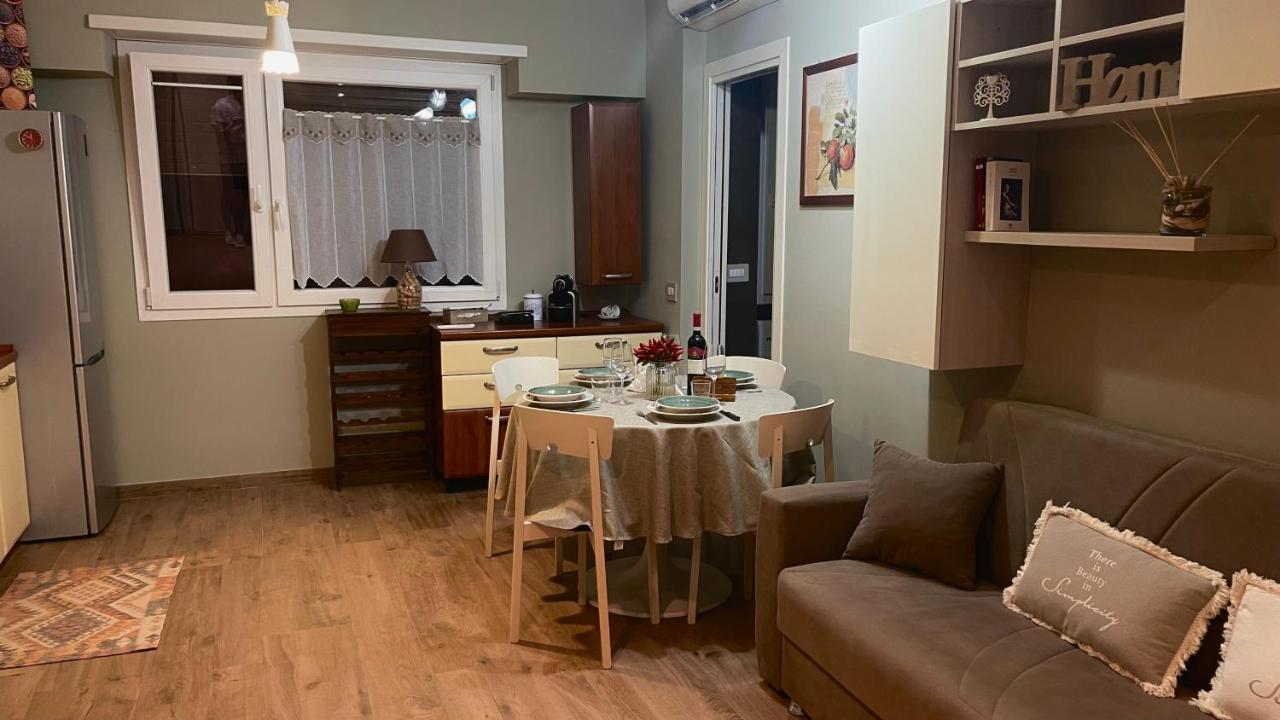 Frank Host Roma Lux , Metro A A 50 M, Simple Check-In Con Codice A Qualsiasi Orario Apartment ภายนอก รูปภาพ